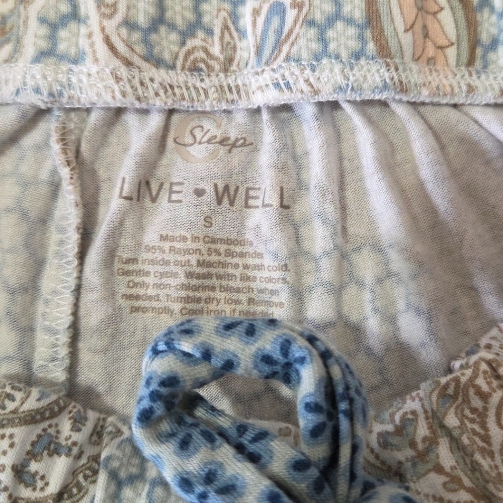 Live Well Women's Pajama Set  Paisley Size Small/Medium - Picture 5 of 7